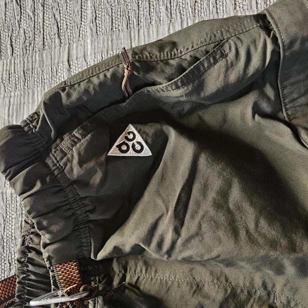Nike ACG Men's Olive Green Cargo Shorts XS - Picture 3 of 8
